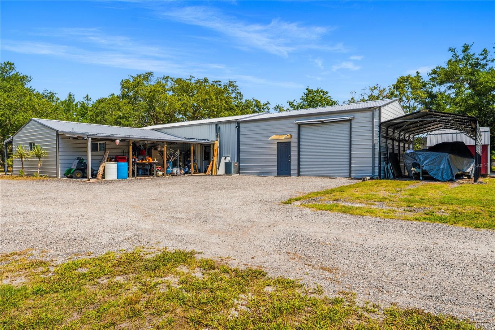 Large Metal Building - 135 LINDA SUE DR, LAKE HELEN