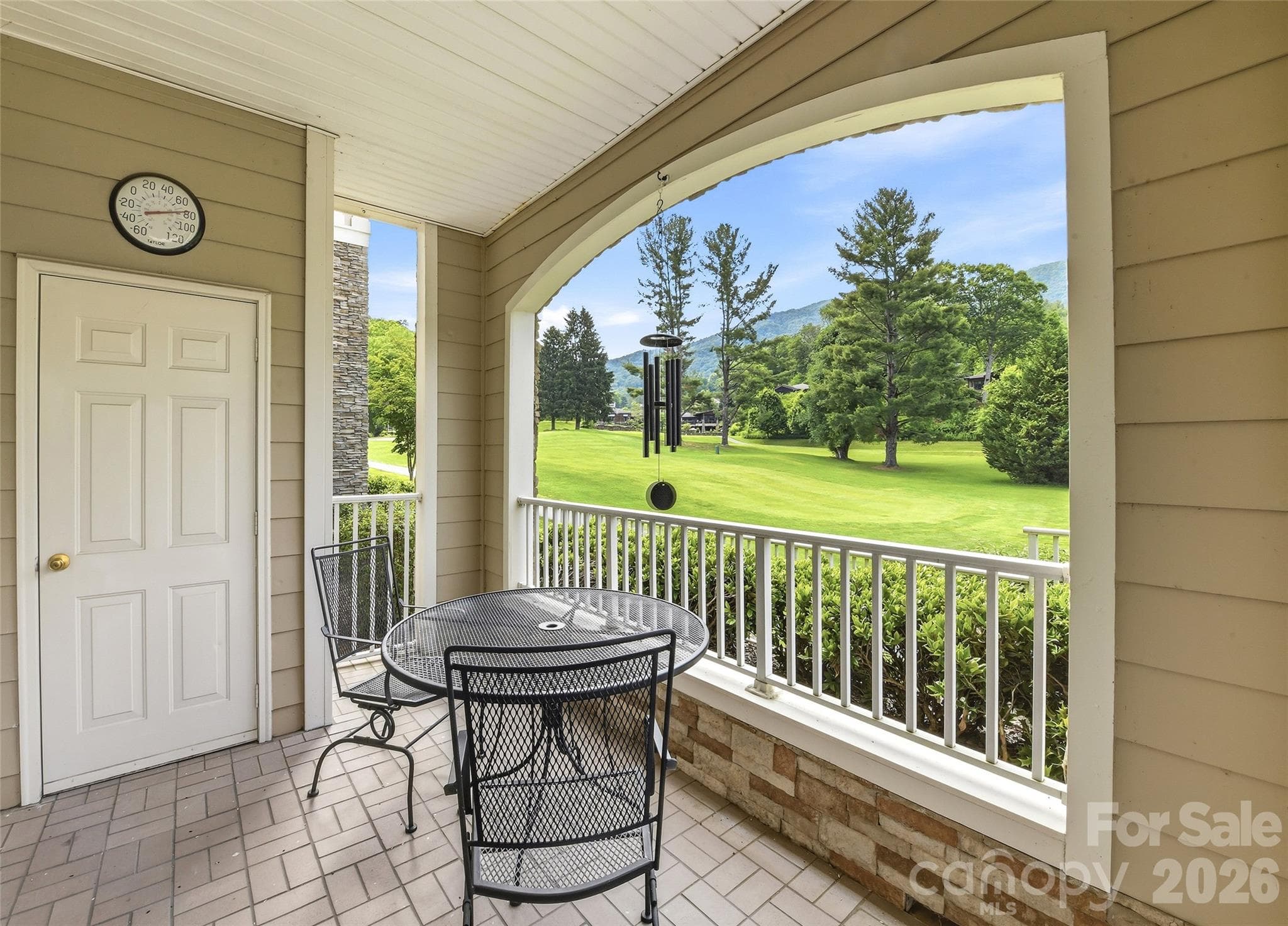 Living Room Patio - Maggie Valley