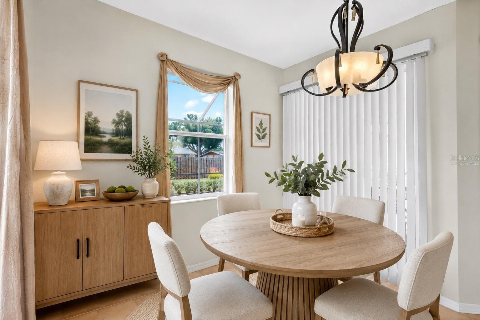 Virtually staged breakfast nook - 5425 MATTHEW CT, SARASOTA