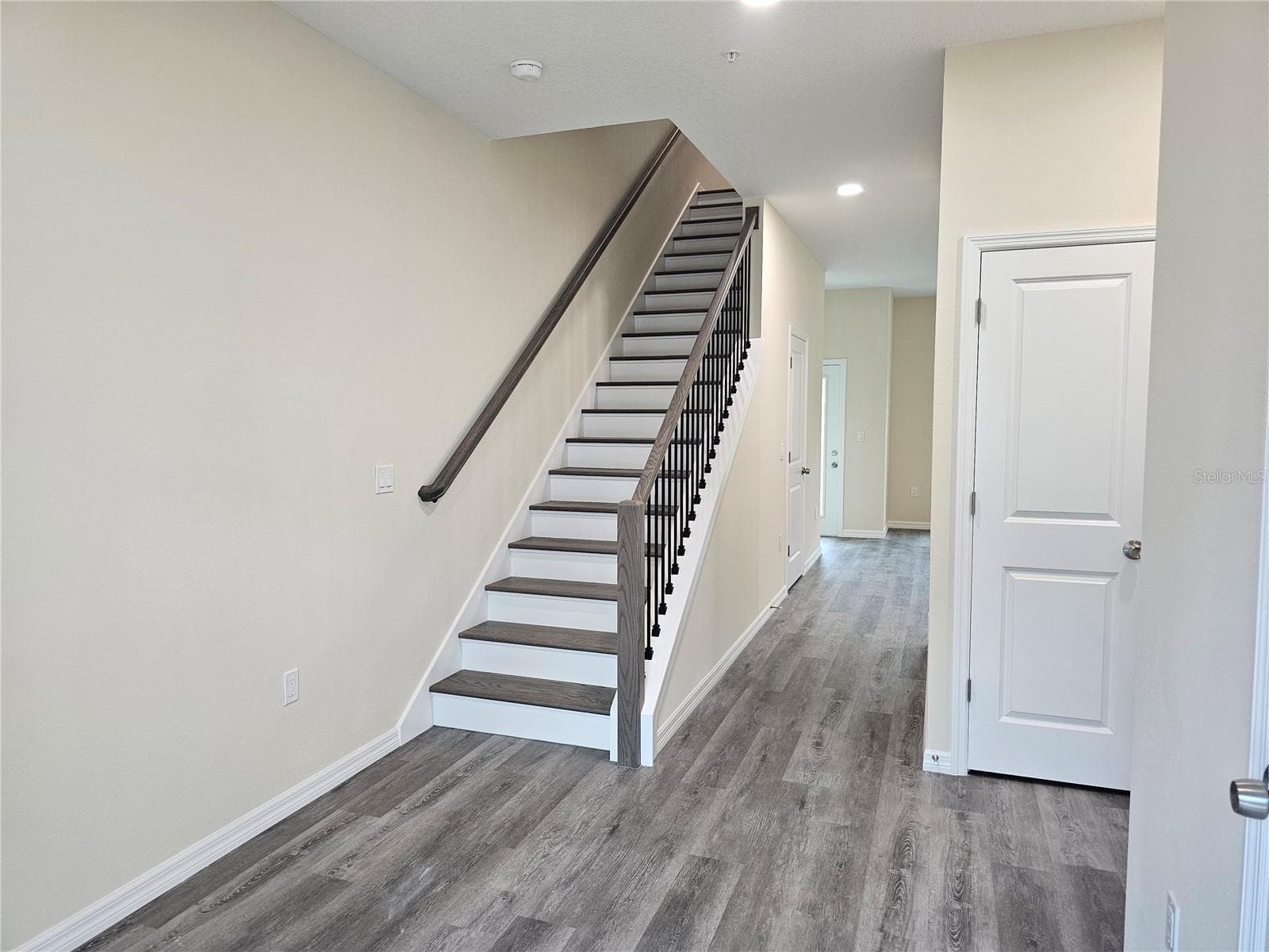 Entryway - 4371 CAMBIO GARDENS CT, TAMPA