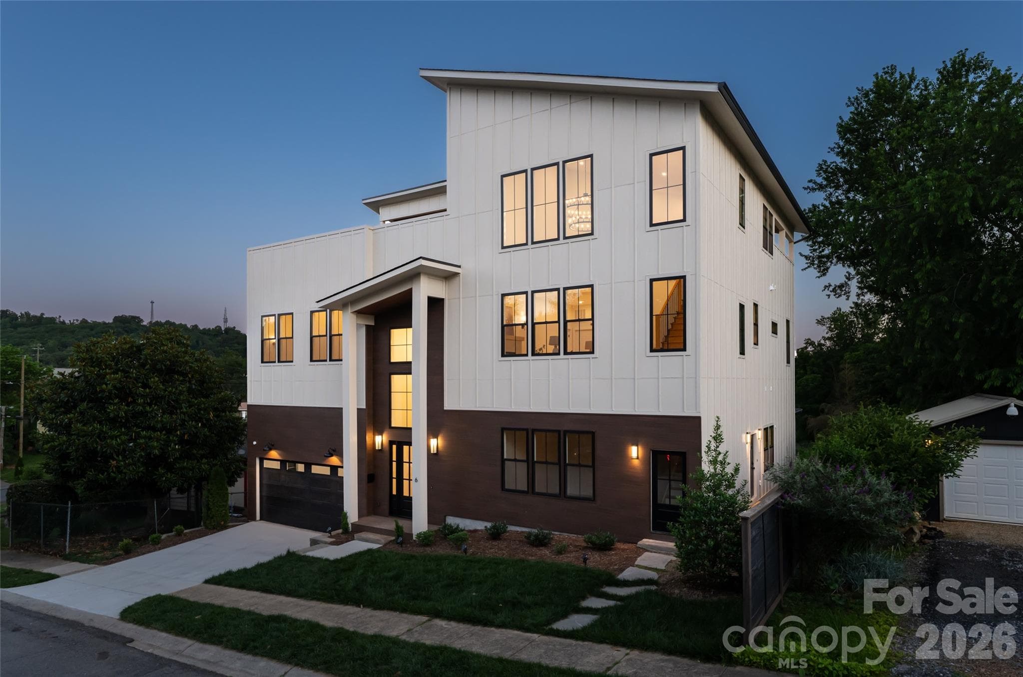 Duplex at Asheville, photo 3 of 46