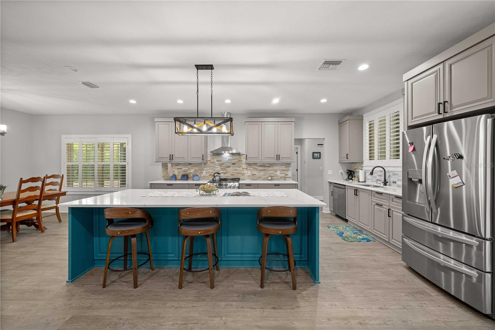 Added Pop of Color - 18272 SW 65TH LOOP, DUNNELLON