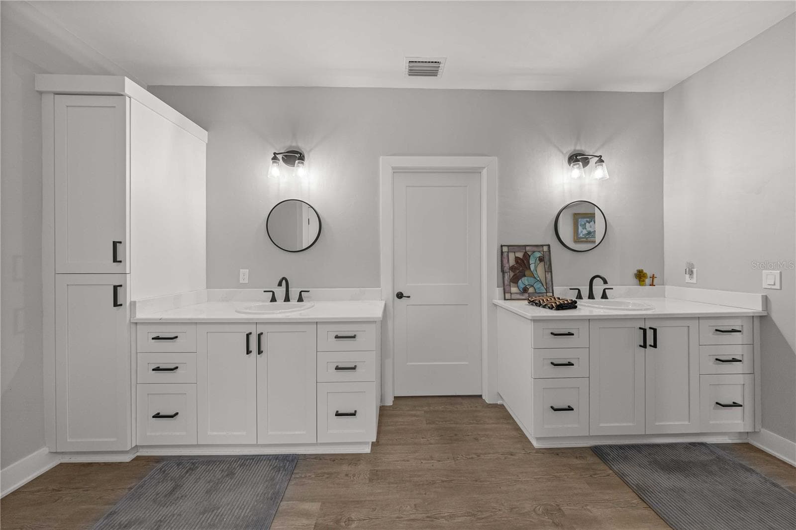 Primary Bath with Double Vanities - 18272 SW 65TH LOOP, DUNNELLON