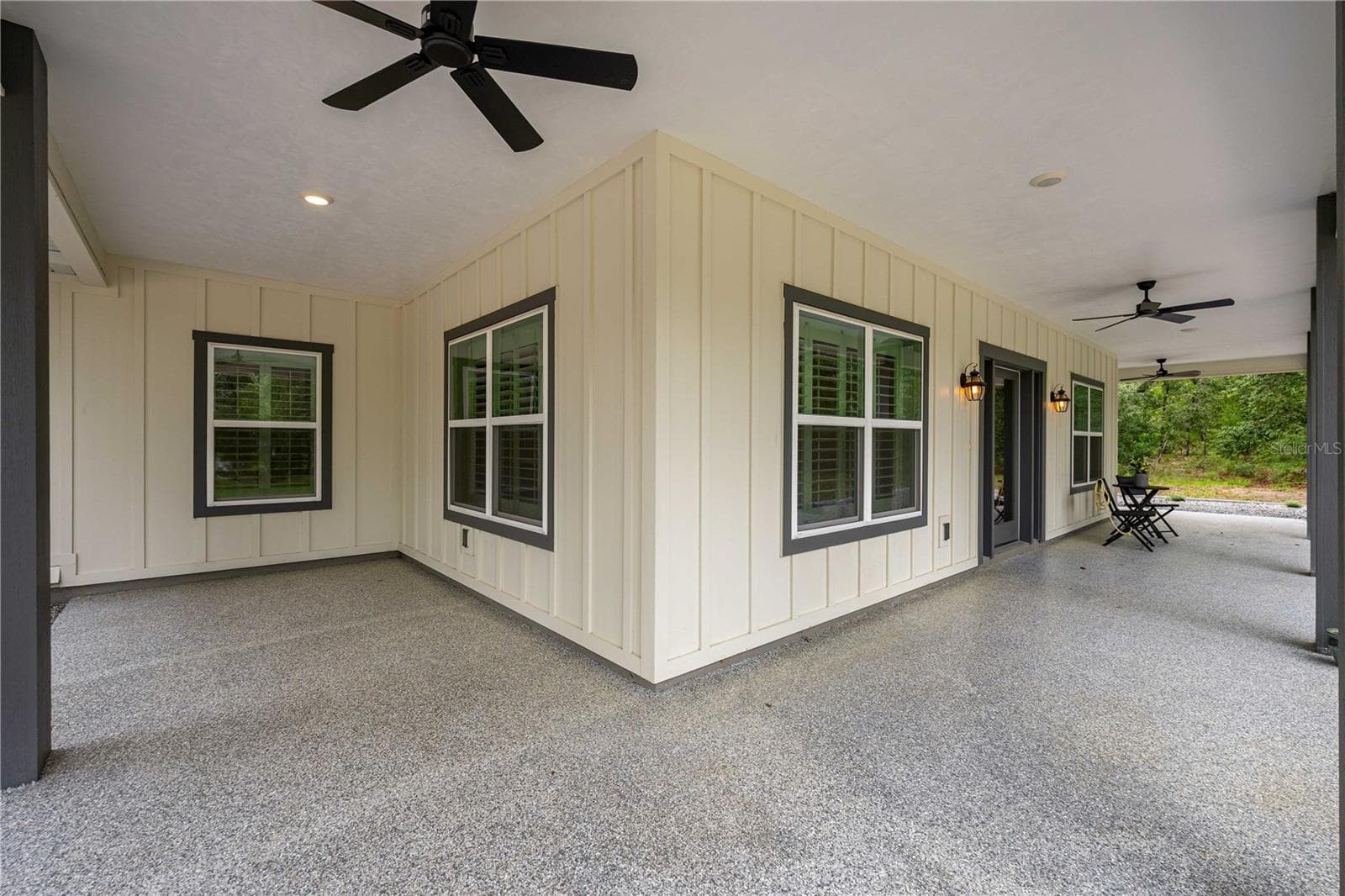 Front Porch - 18272 SW 65TH LOOP, DUNNELLON
