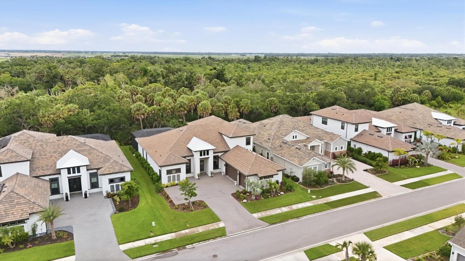 Single Family Residence at 9463 TEQUILA SUNRISE DR, SARASOTA, photo 2 of 73