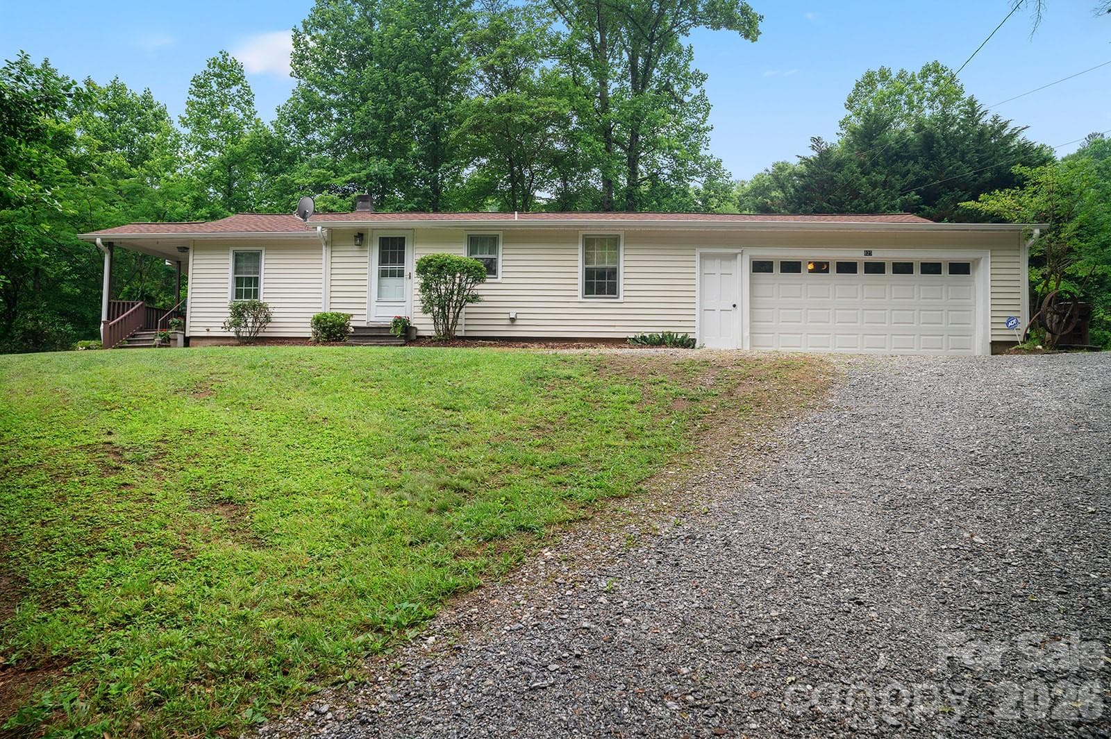 Single Family Residence at 825 Gallimore Road, Flat Rock, photo 7 of 41