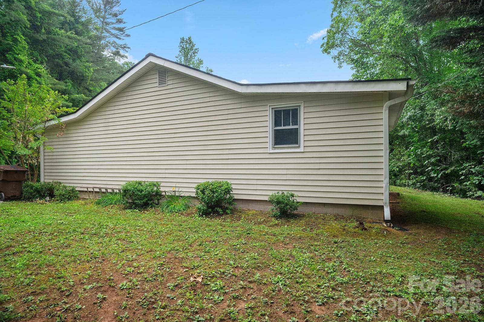 Single Family Residence at 825 Gallimore Road, Flat Rock, photo 8 of 41