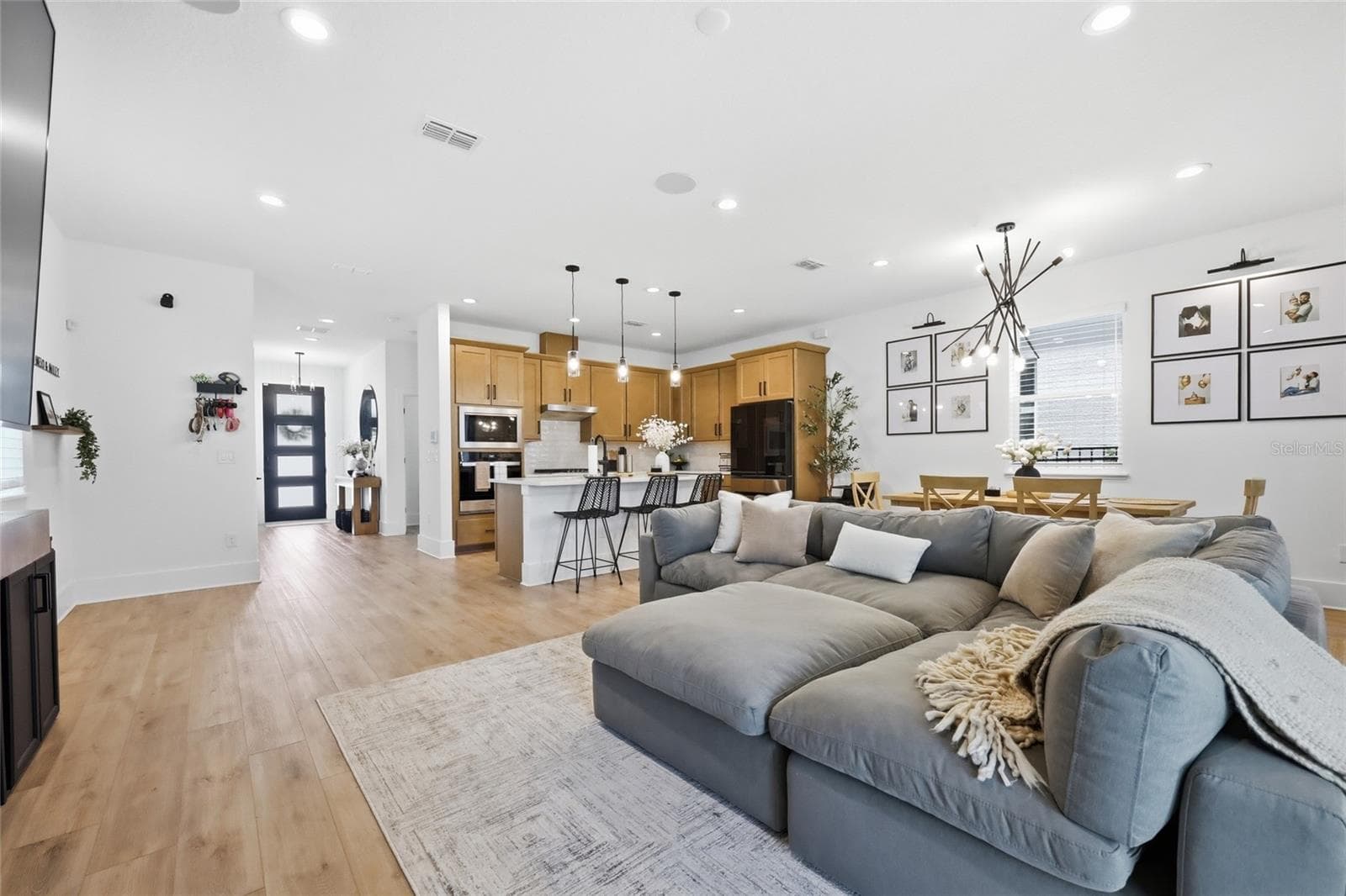 Family/ Great Room - 1663 CROWNCREST DR, APOPKA