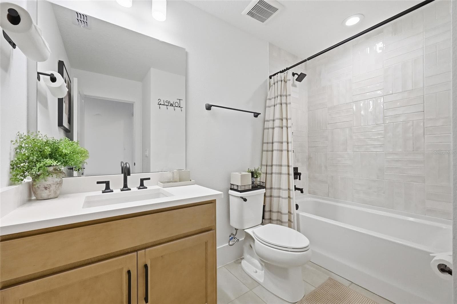 Single Family Residence at 1663 CROWNCREST DR, APOPKA, photo 32 of 46
