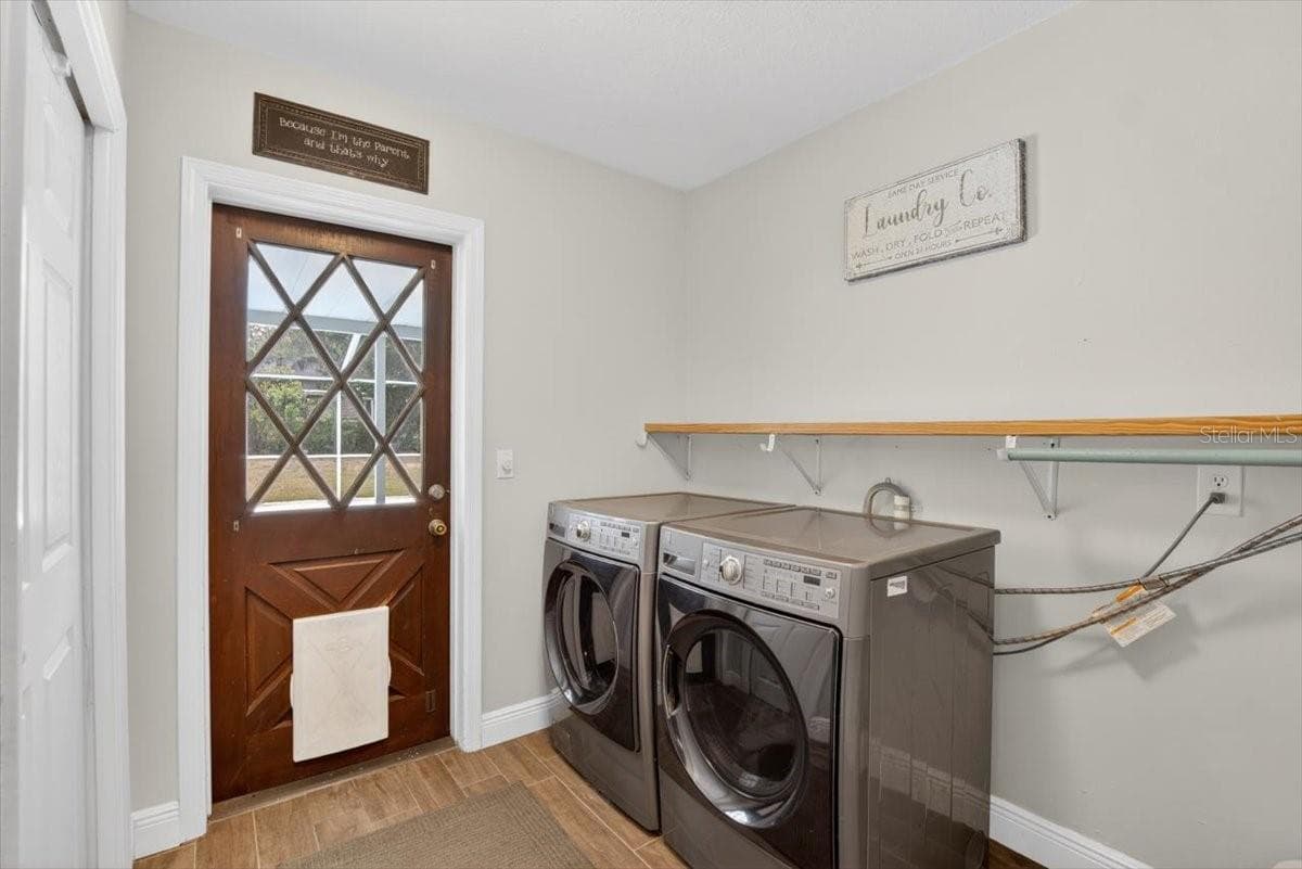 Single Family Residence at 115 W BRENTRIDGE DR, BRANDON, photo 52 of 56