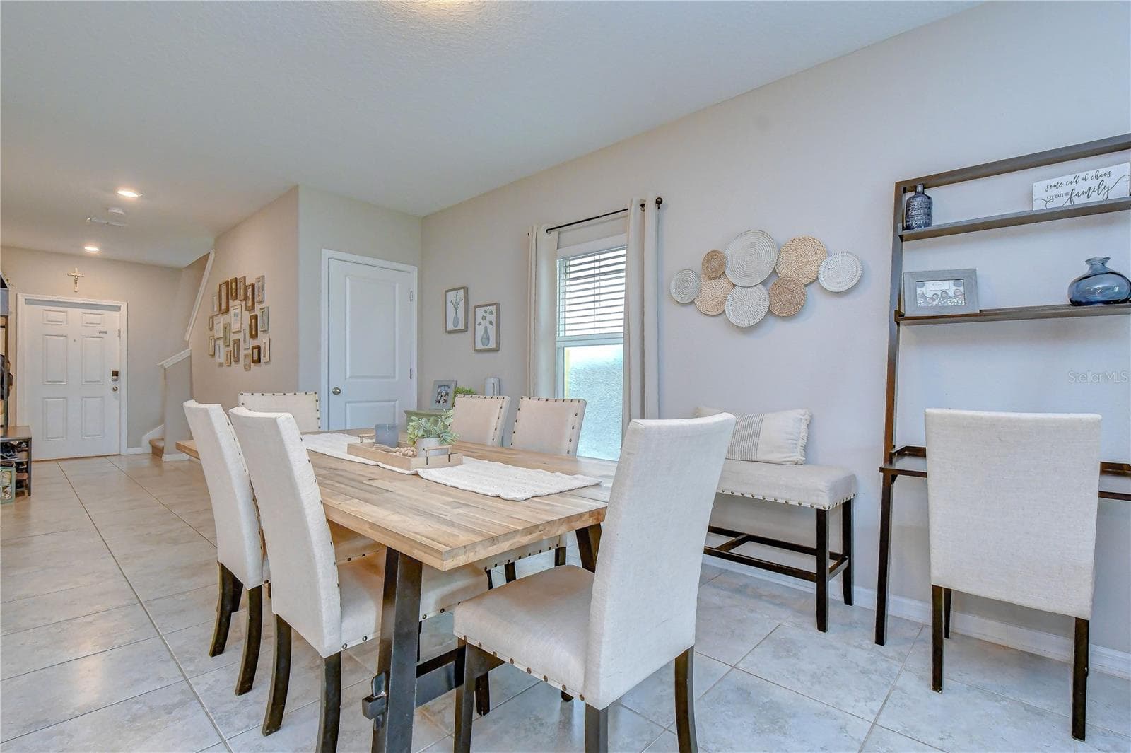 Single Family Residence at 17917 CLOUDLESS BLISS DR, LUTZ, photo 6 of 24