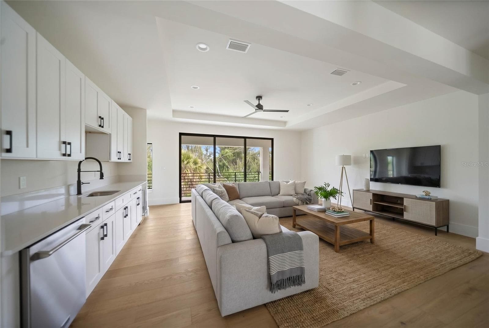 Single Family Residence at 626 BUTTONWOOD DR, LONGBOAT KEY, photo 9 of 91