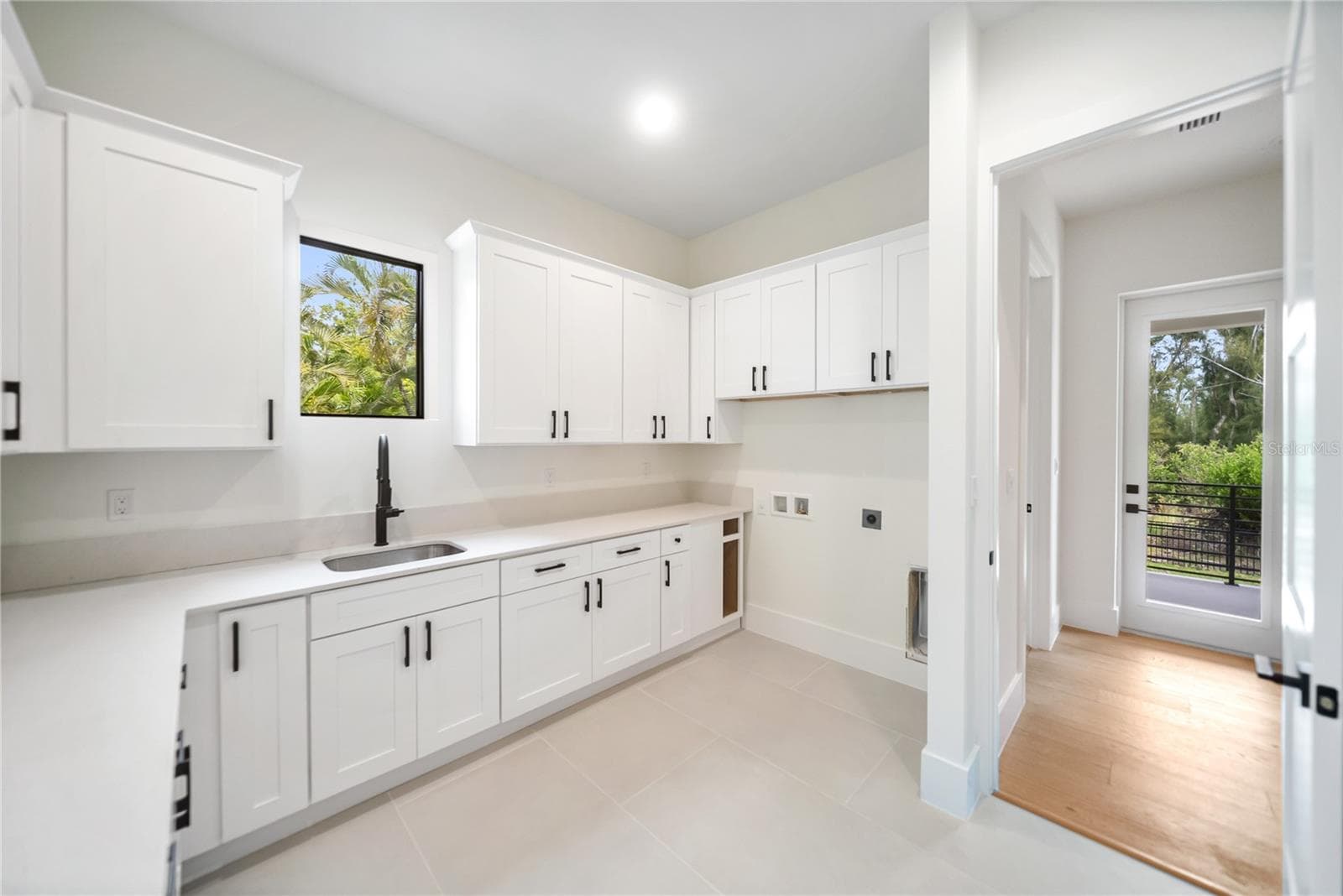 Single Family Residence at 626 BUTTONWOOD DR, LONGBOAT KEY, photo 31 of 91