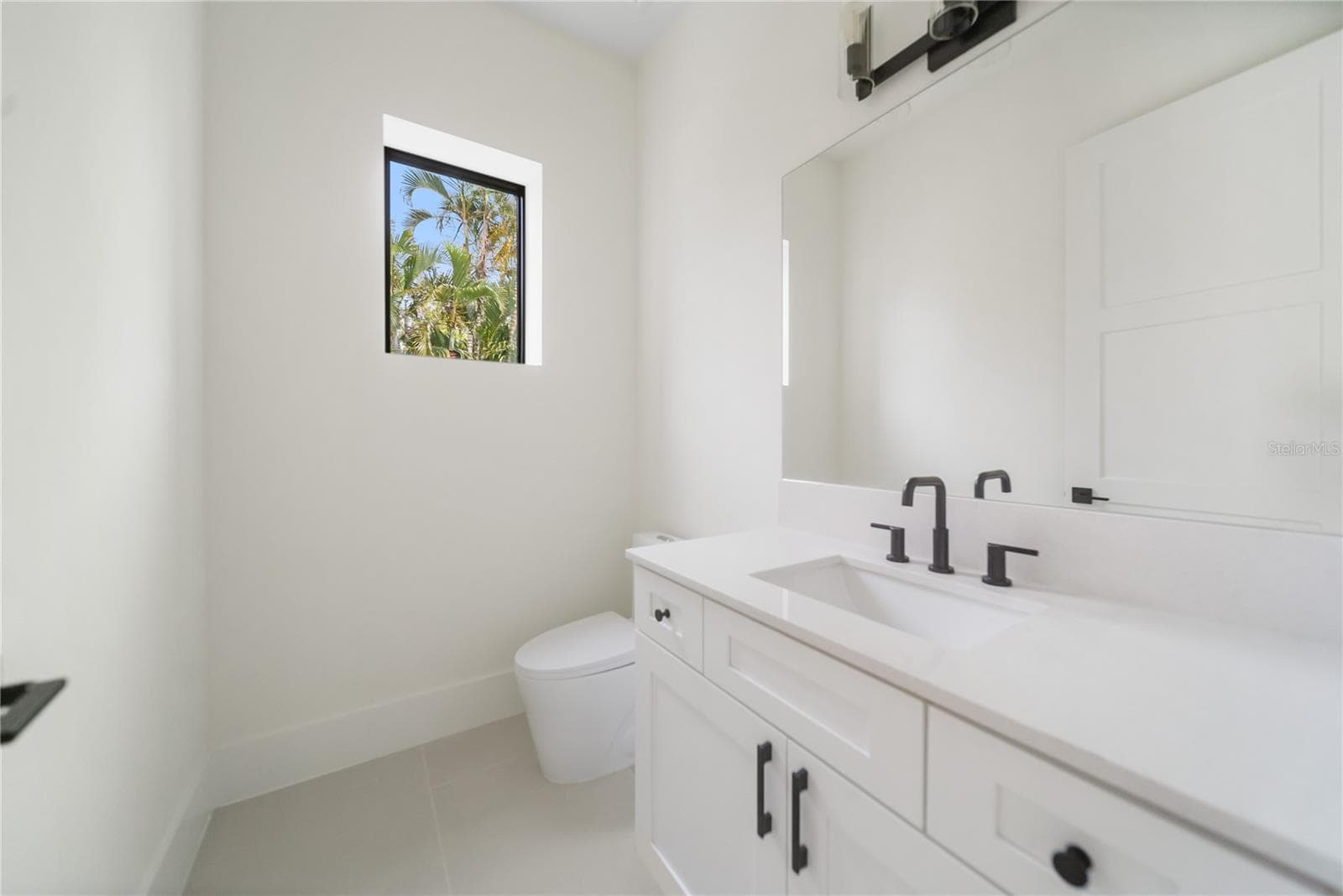Single Family Residence at 626 BUTTONWOOD DR, LONGBOAT KEY, photo 32 of 91