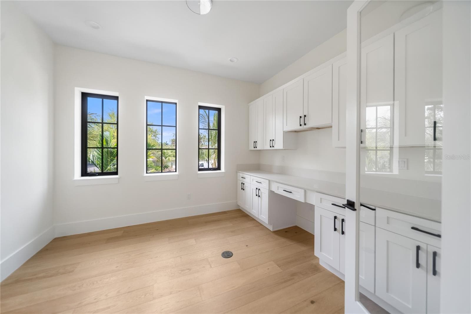 Single Family Residence at 626 BUTTONWOOD DR, LONGBOAT KEY, photo 33 of 91