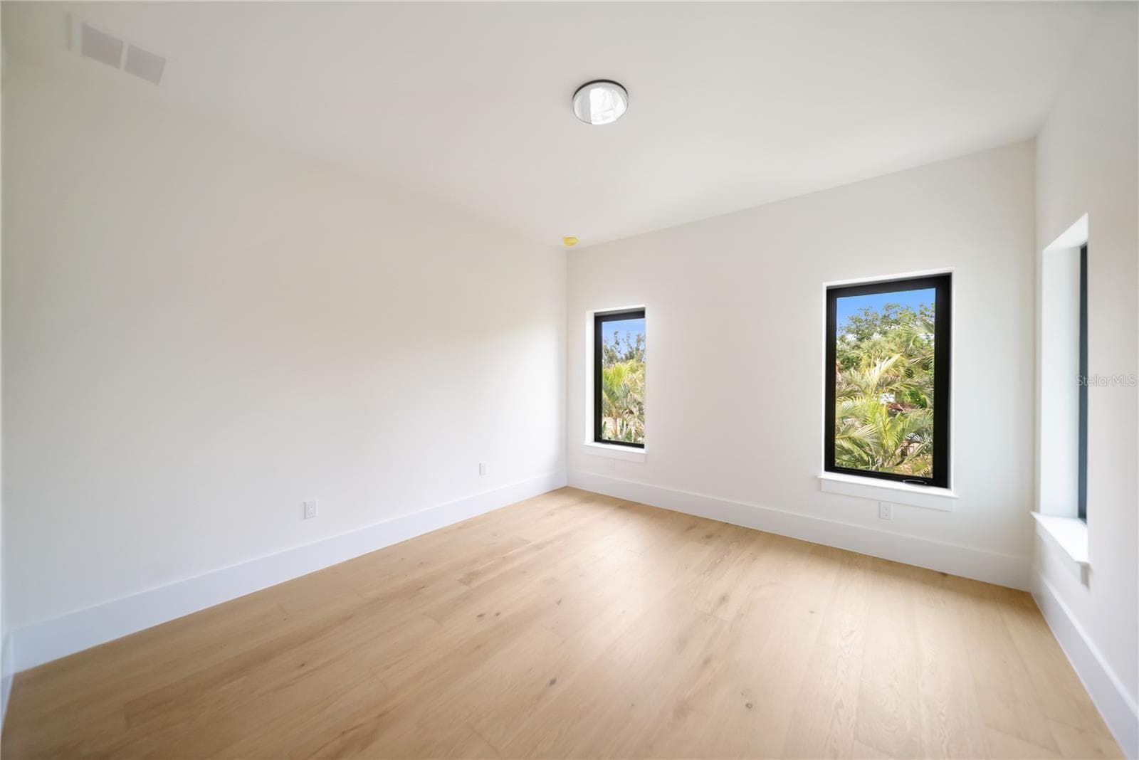 Single Family Residence at 626 BUTTONWOOD DR, LONGBOAT KEY, photo 52 of 91