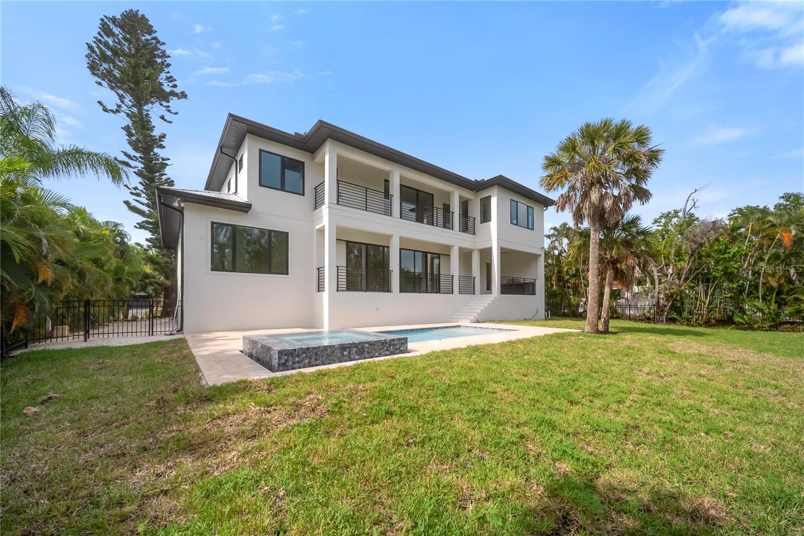 Single Family Residence at 626 BUTTONWOOD DR, LONGBOAT KEY, photo 71 of 91