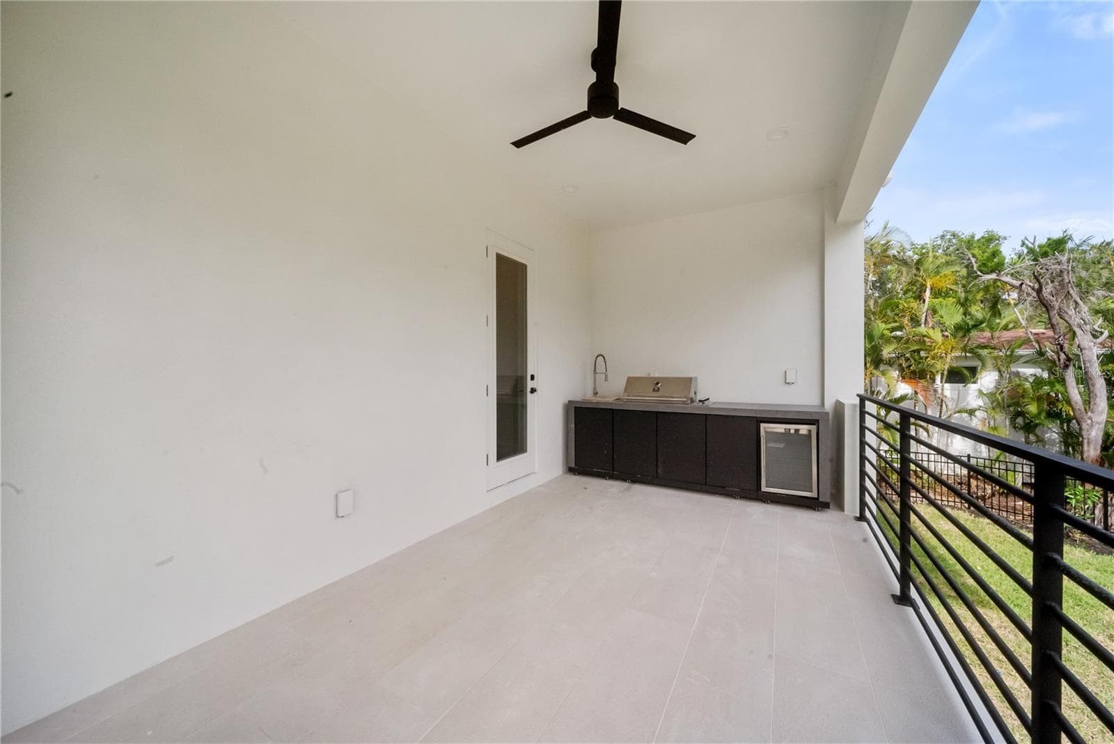 Single Family Residence at 626 BUTTONWOOD DR, LONGBOAT KEY, photo 75 of 91