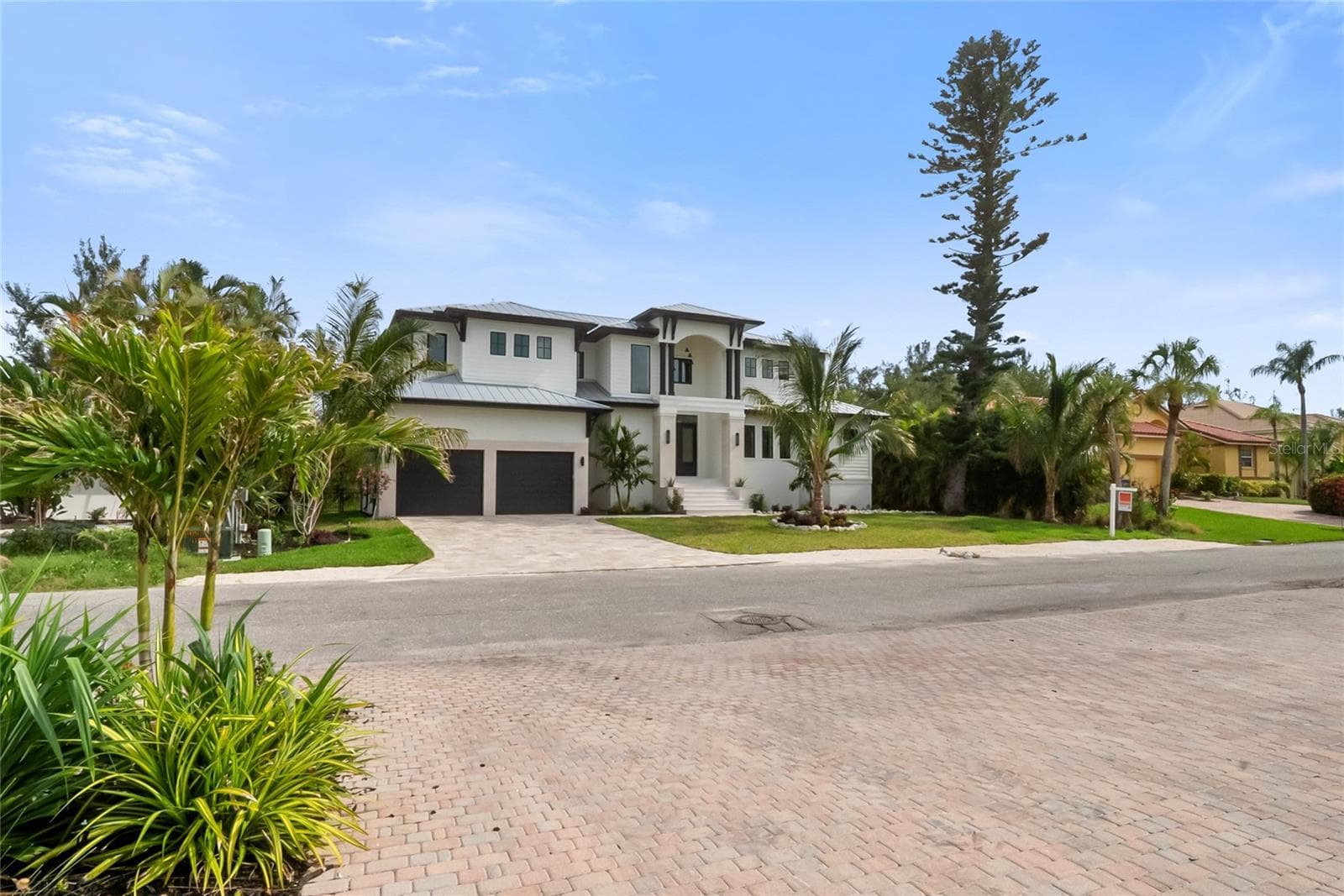 Single Family Residence at 626 BUTTONWOOD DR, LONGBOAT KEY, photo 79 of 91