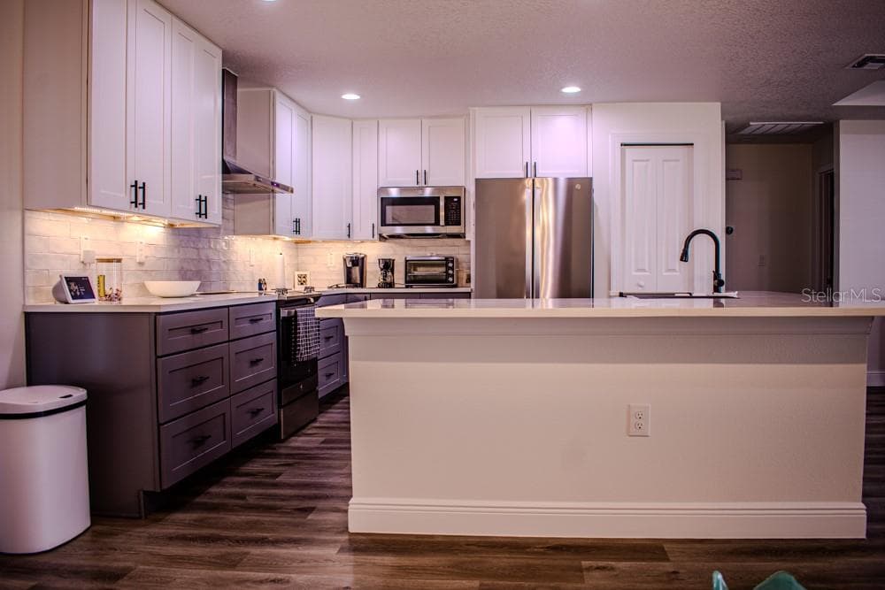 Single Family Residence at 5104 KIRKWOOD AVE, SPRING HILL, photo 8 of 26