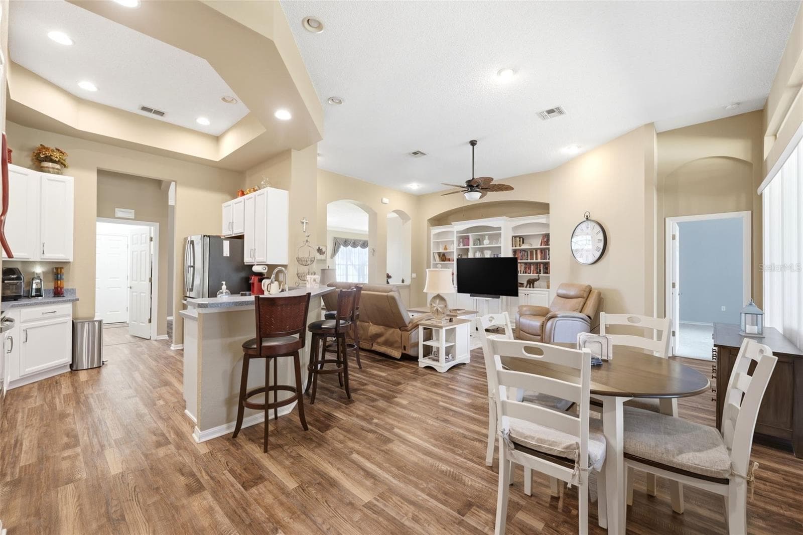 Breakfast Nook/Kitchen/Family Room - 11407 LEEDS DR, SPRING HILL