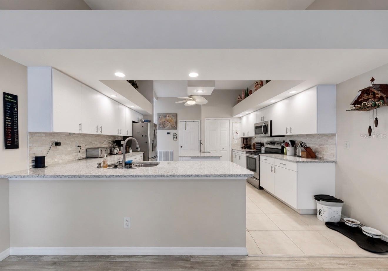 Single Family Residence at 2027 NEW BEDFORD DR, SUN CITY CENTER, photo 26 of 51