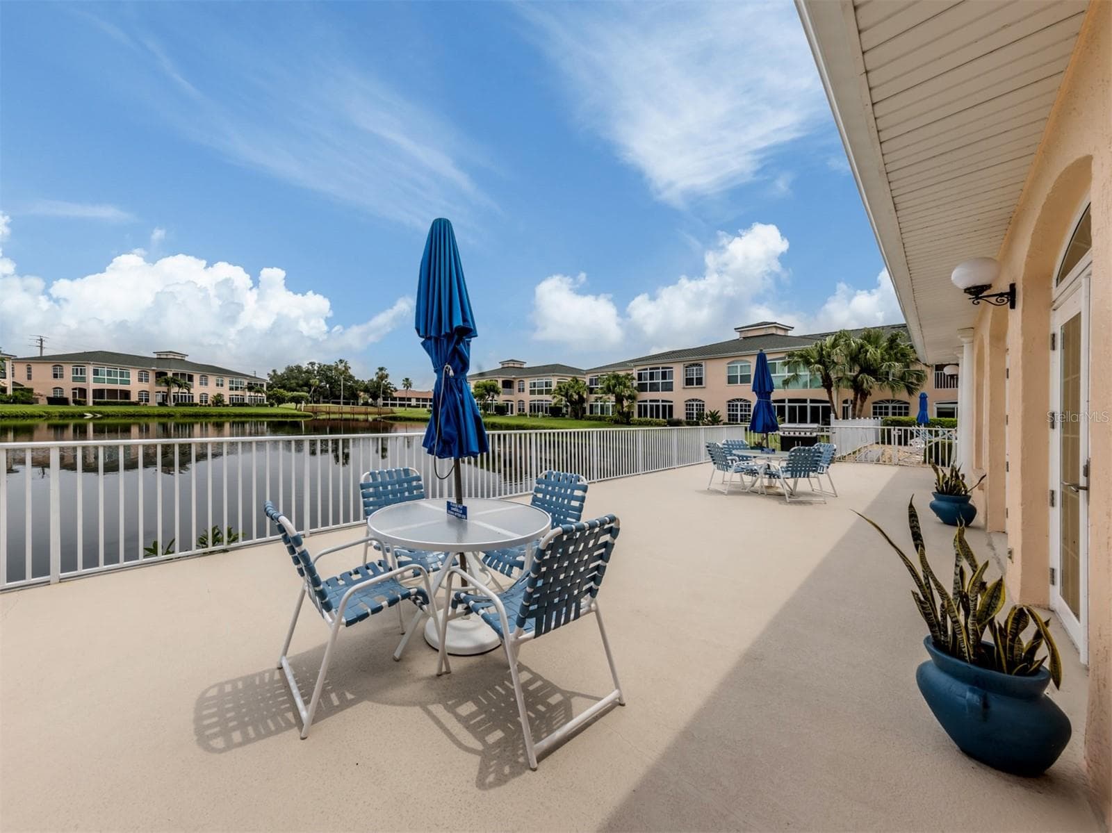Clubhouse patio - 1505 GONDOLA PARK DR #1505, VENICE