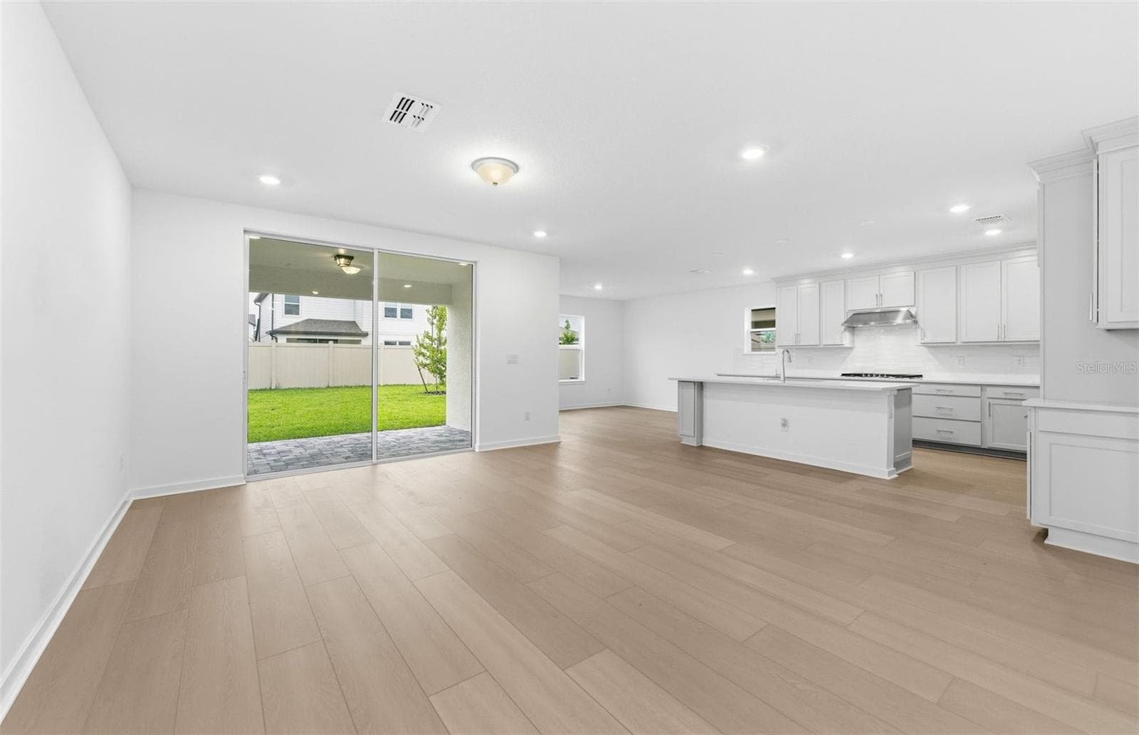 Open Concept Home Design - 33426 BARNEBROOK DR, WESLEY CHAPEL