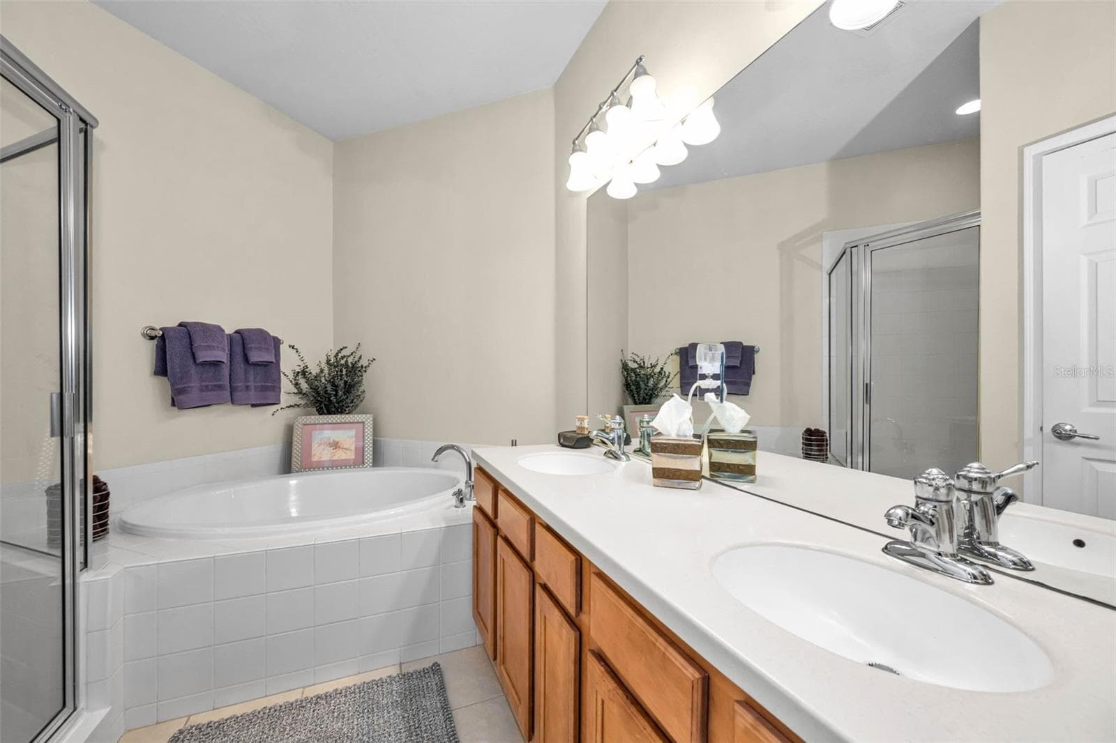 Condominium at 889 LANTERN WAY, CLEARWATER, photo 13 of 25