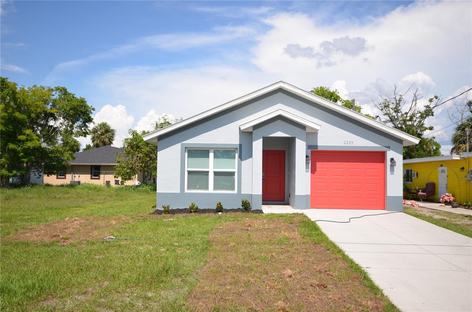 2225 CARVER AVE