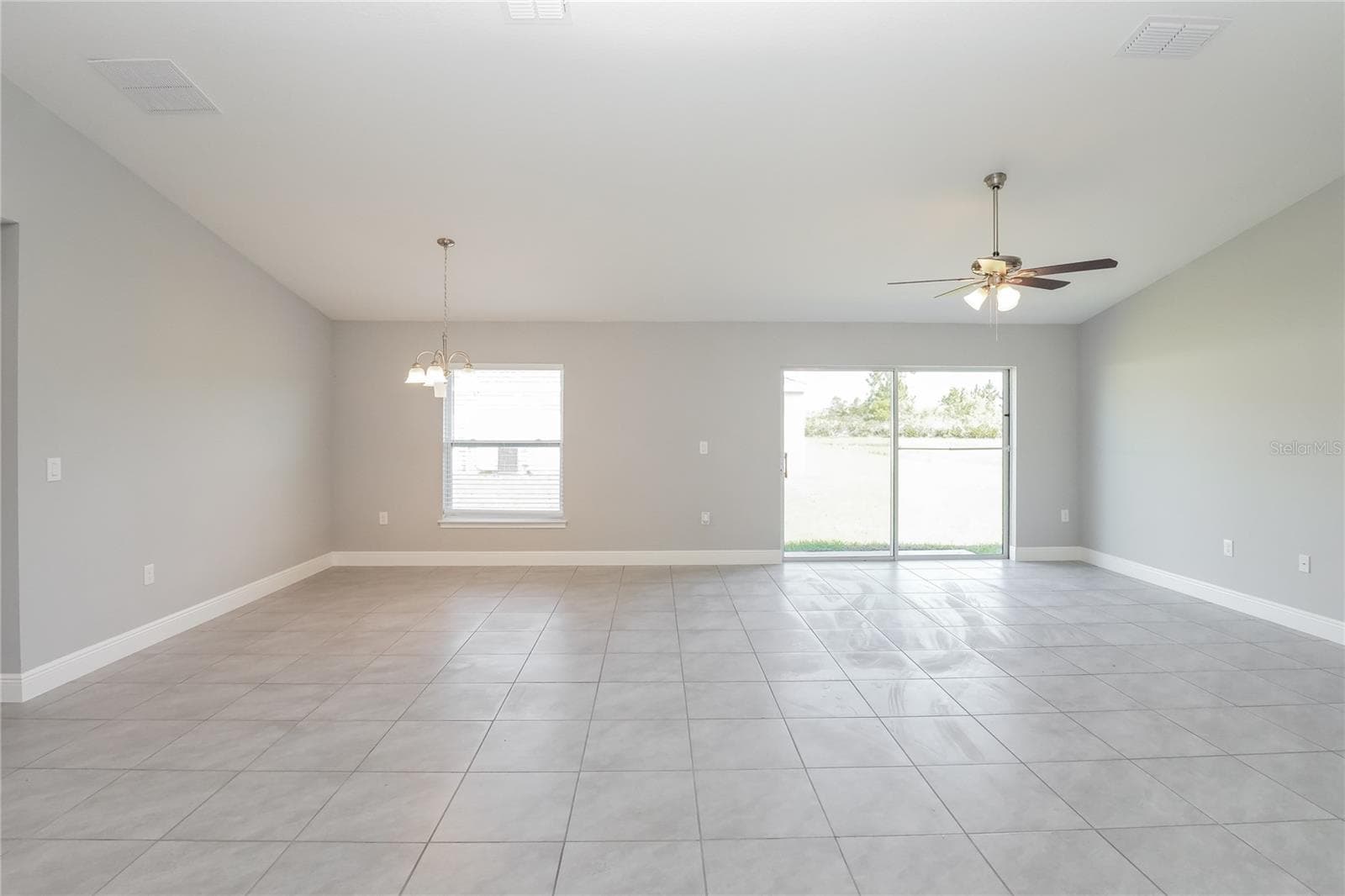 Single Family Residence at 286 BECKENHAM DR, KISSIMMEE, photo 2 of 15