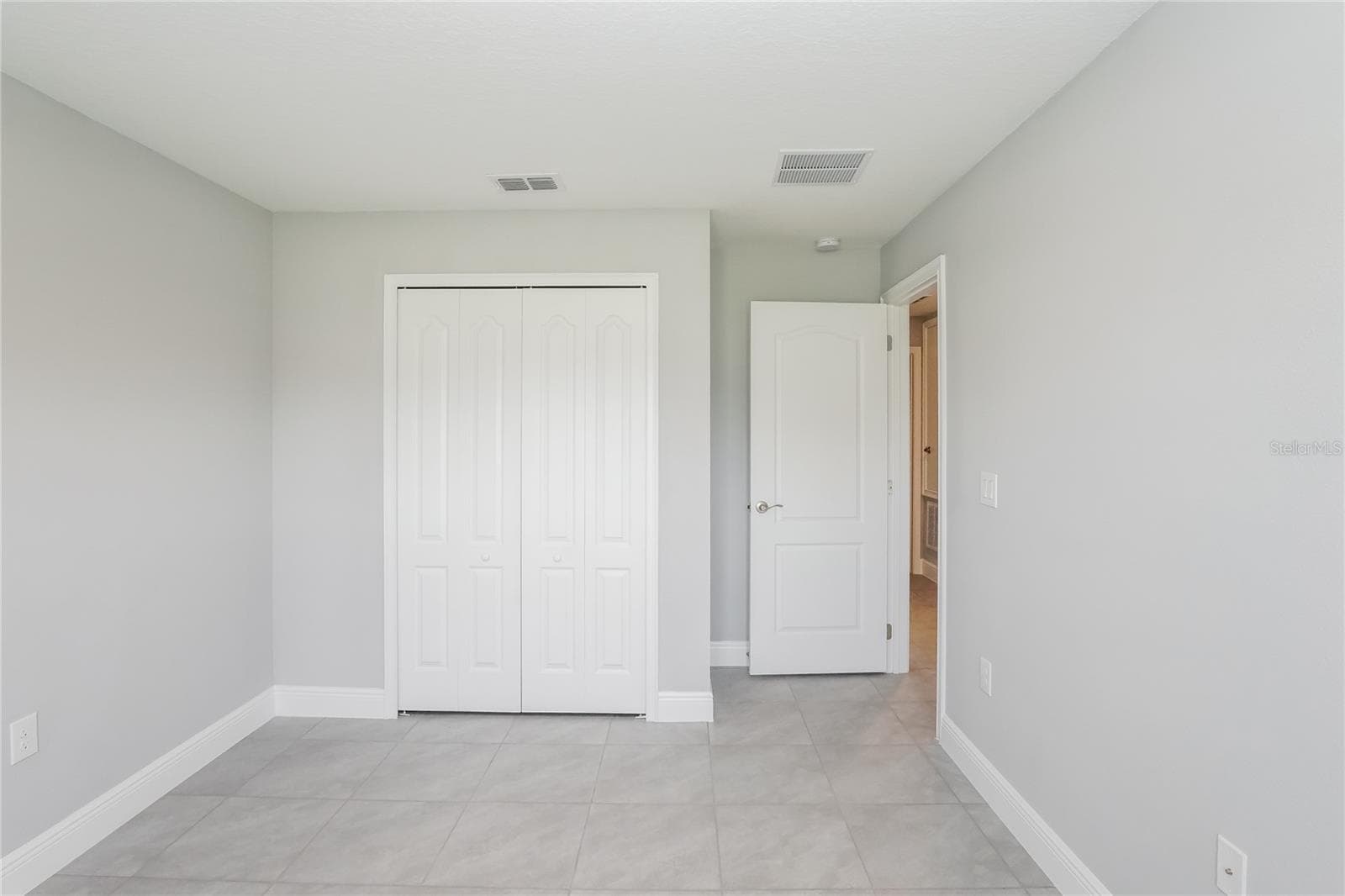 Single Family Residence at 286 BECKENHAM DR, KISSIMMEE, photo 12 of 15