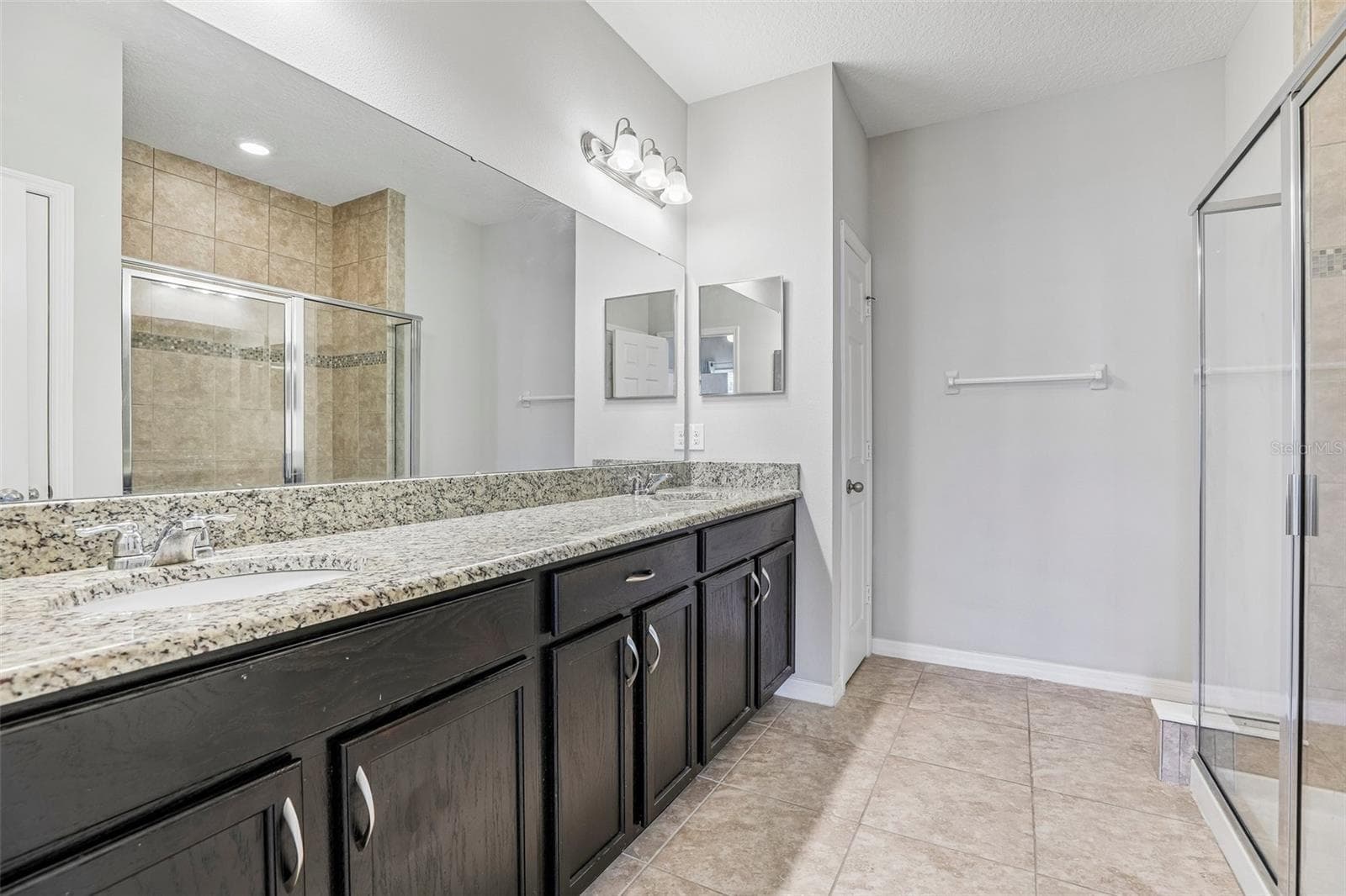 Primary en-suite bath. - 198 MITCHELL CREEK WAY, OVIEDO