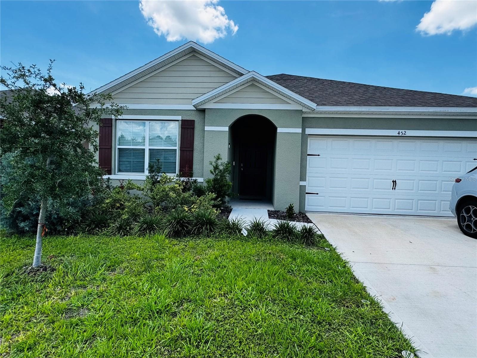 452 TAYLOR GROVES DR