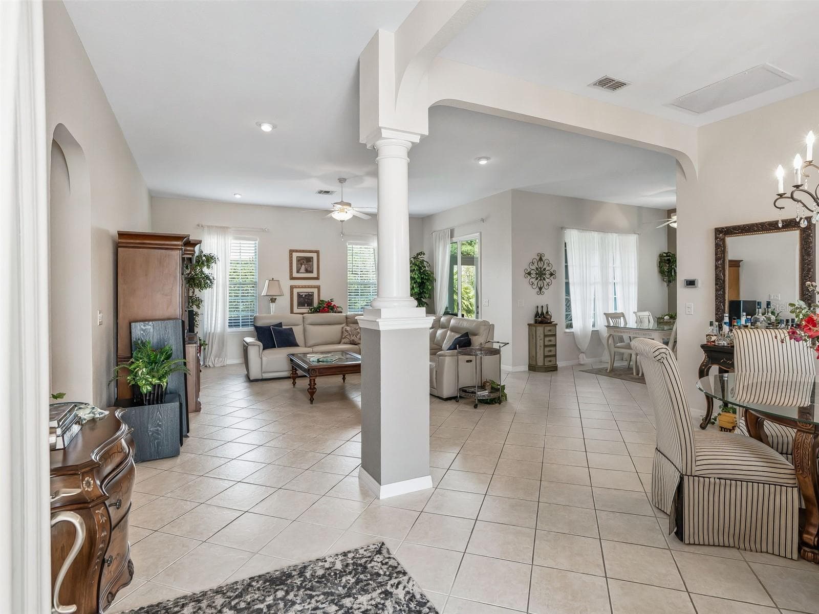 Soaring 10ft Ceilings - 12421 SE 174TH LOOP, SUMMERFIELD