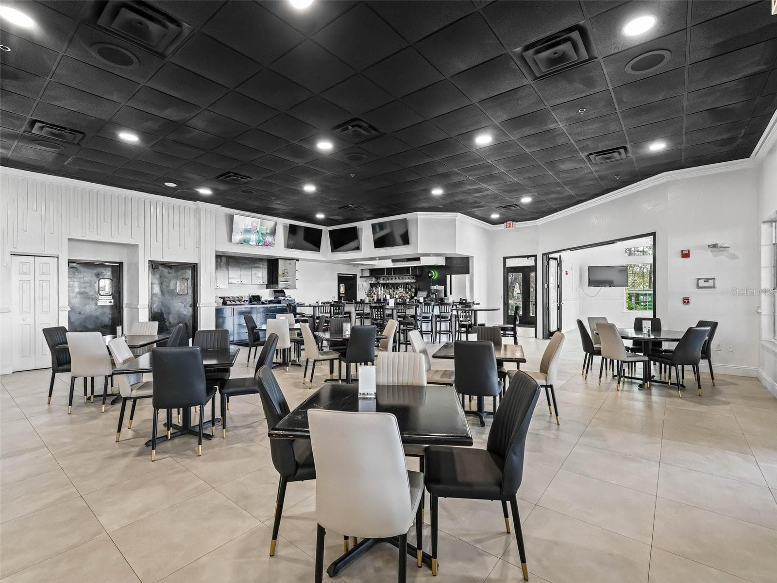 Restaurant & Bar - 12421 SE 174TH LOOP, SUMMERFIELD