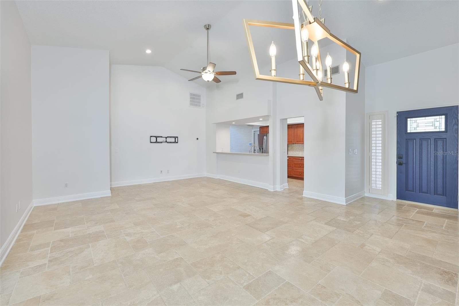 Single Family Residence at 14651 VILLAGE GLEN CIR, TAMPA, photo 10 of 59