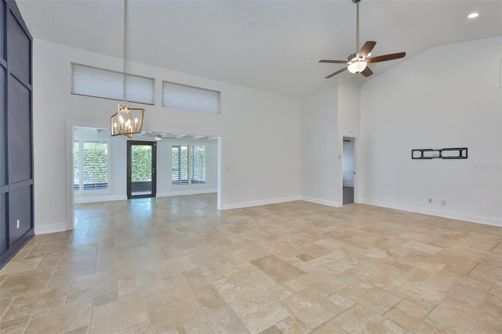 Single Family Residence at 14651 VILLAGE GLEN CIR, TAMPA, photo 11 of 59