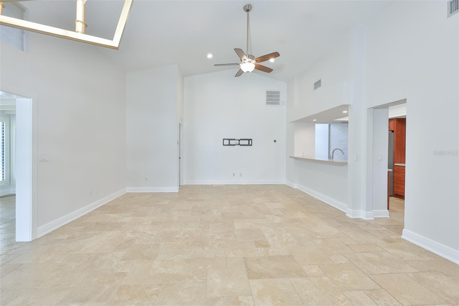 Single Family Residence at 14651 VILLAGE GLEN CIR, TAMPA, photo 13 of 59