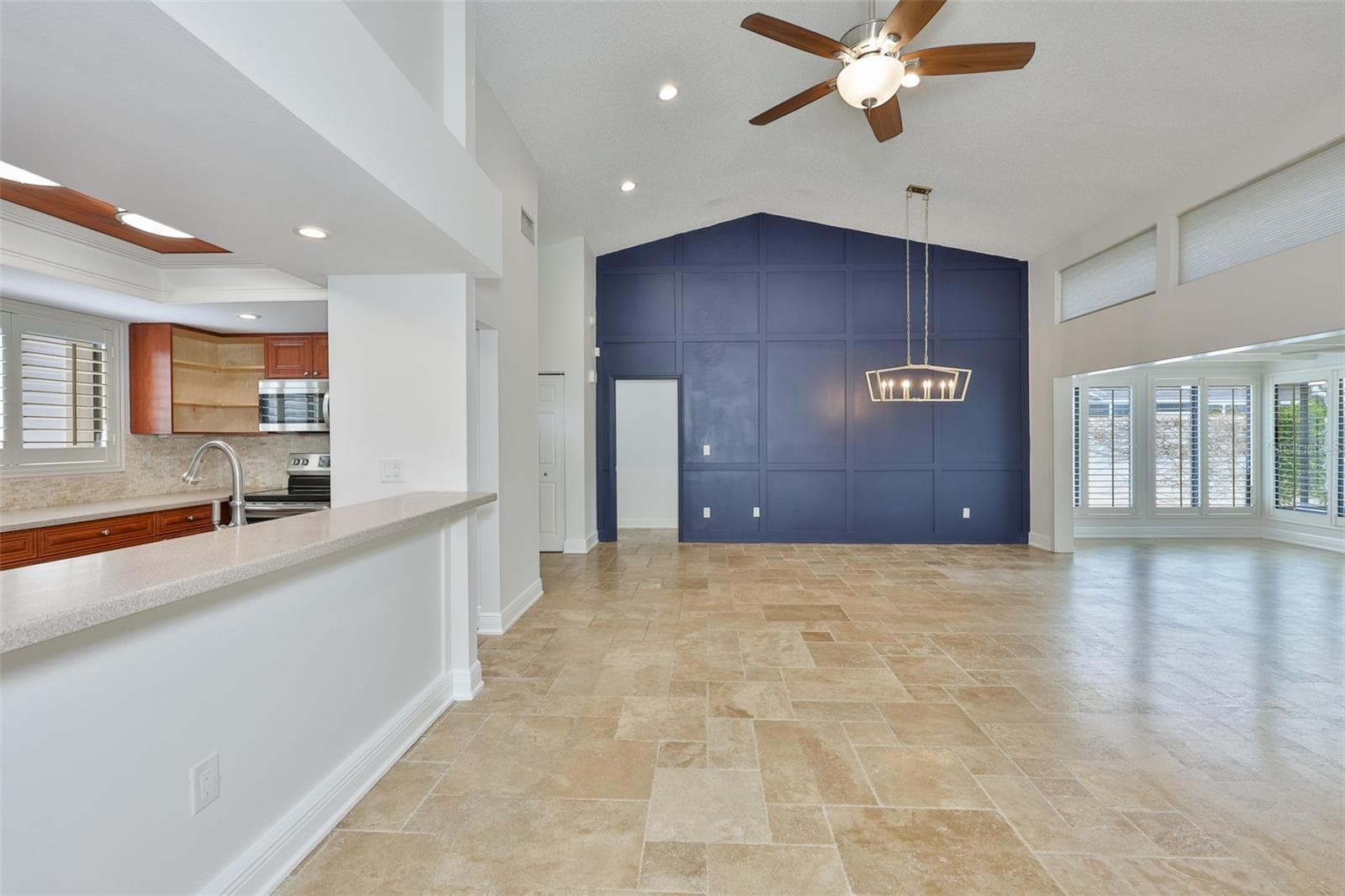 Single Family Residence at 14651 VILLAGE GLEN CIR, TAMPA, photo 21 of 59