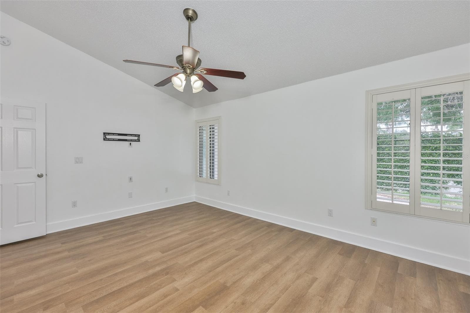 Single Family Residence at 14651 VILLAGE GLEN CIR, TAMPA, photo 27 of 59