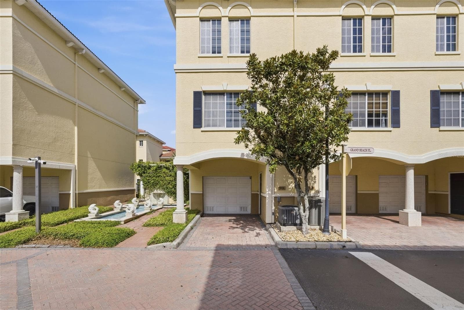 Condominium at 113 GRAND BEACH PL, TAMPA, photo 2 of 42