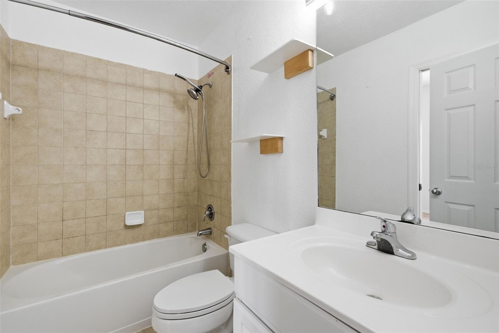 Condominium at 113 GRAND BEACH PL, TAMPA, photo 23 of 42