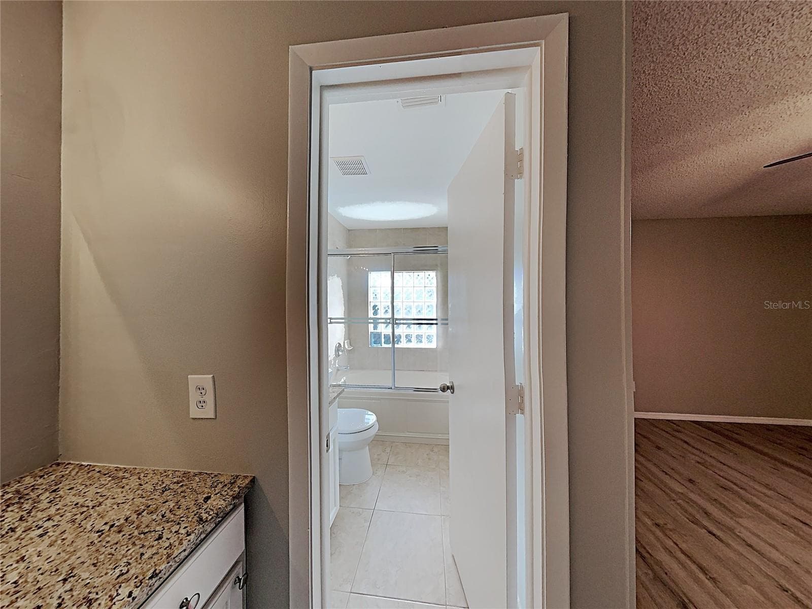 Single Family Residence at 11532 BENBOW CT, ORLANDO, photo 7 of 46