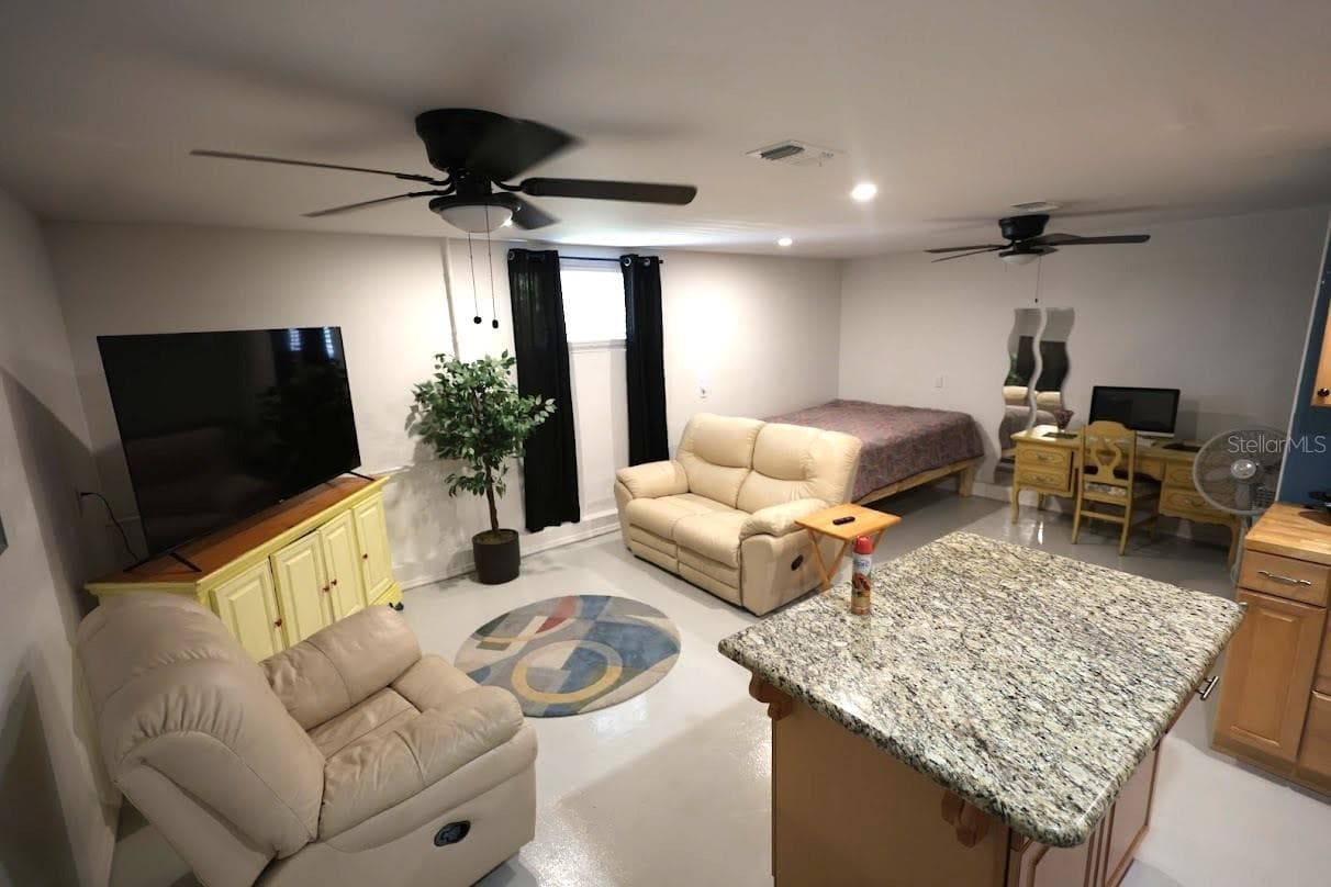 Single Family Residence at 915 DEMPSEY ST, CLEARWATER, photo 16 of 28