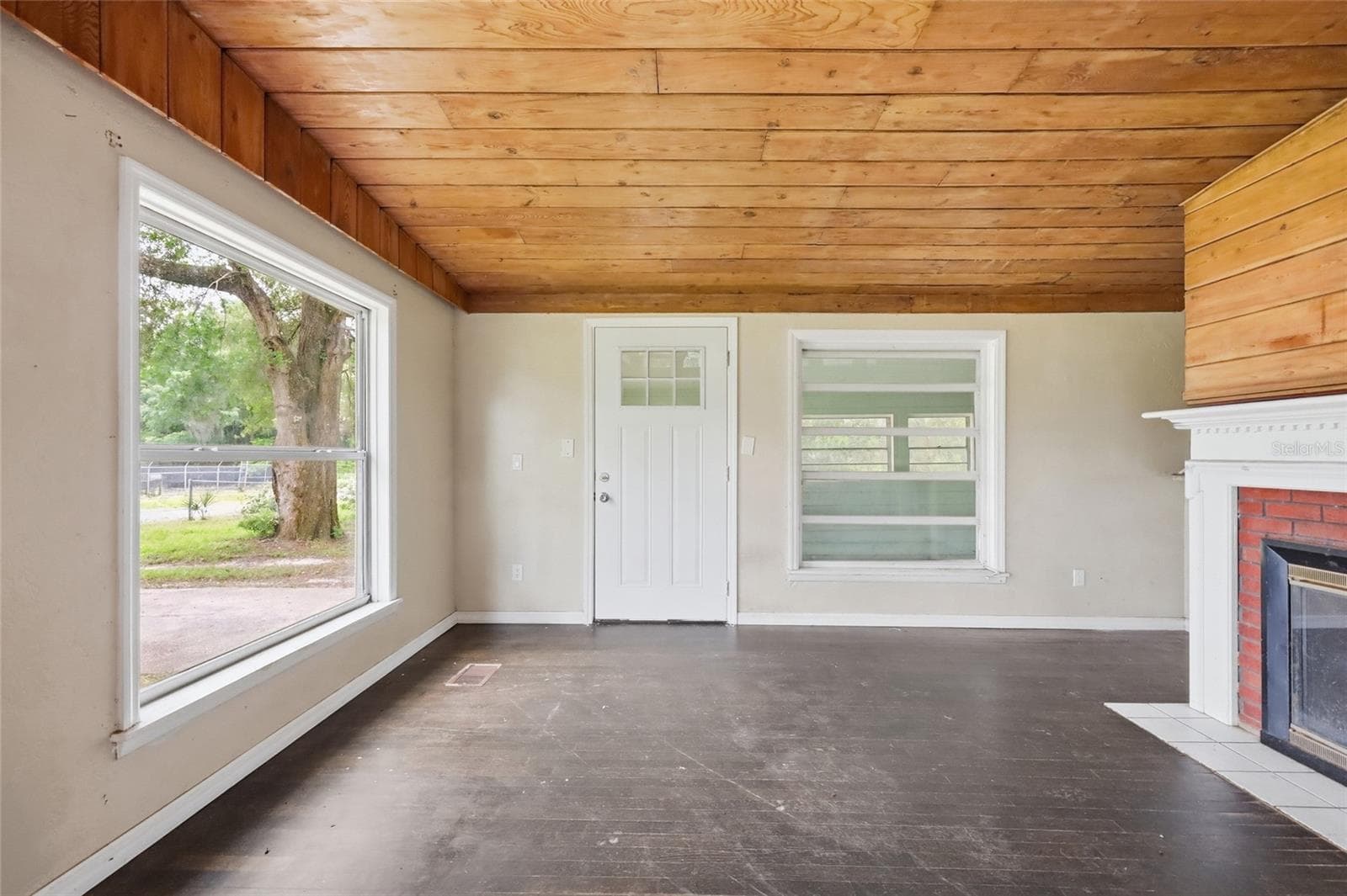 Single Family Residence at 1881 COTTONWOOD ST, ORANGE CITY, photo 5 of 26