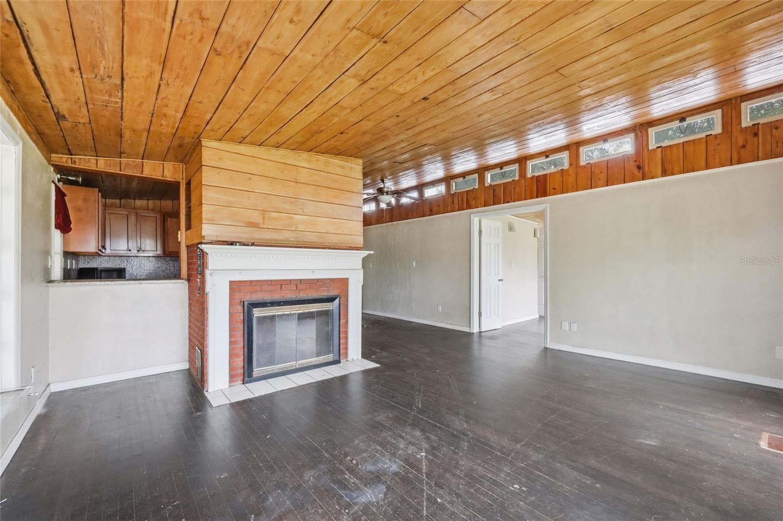 Single Family Residence at 1881 COTTONWOOD ST, ORANGE CITY, photo 6 of 26