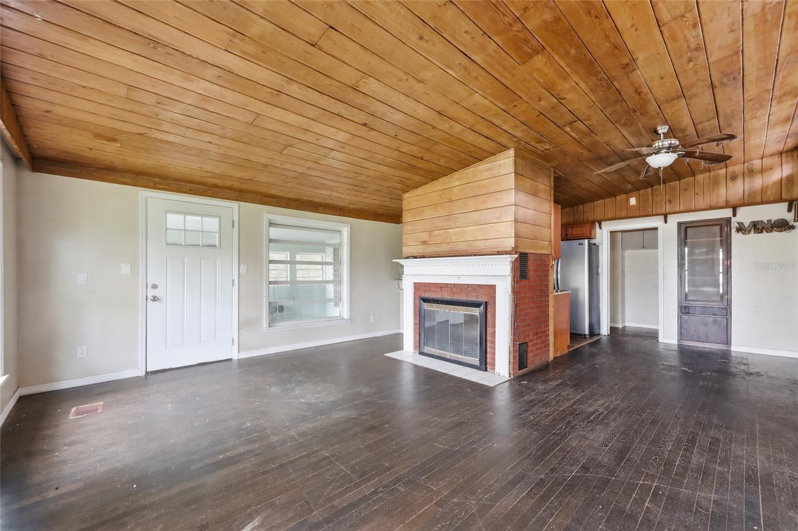 Single Family Residence at 1881 COTTONWOOD ST, ORANGE CITY, photo 7 of 26