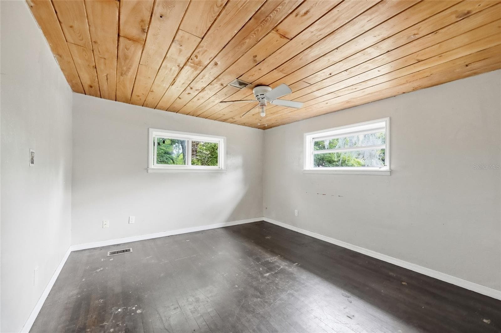 Single Family Residence at 1881 COTTONWOOD ST, ORANGE CITY, photo 13 of 26