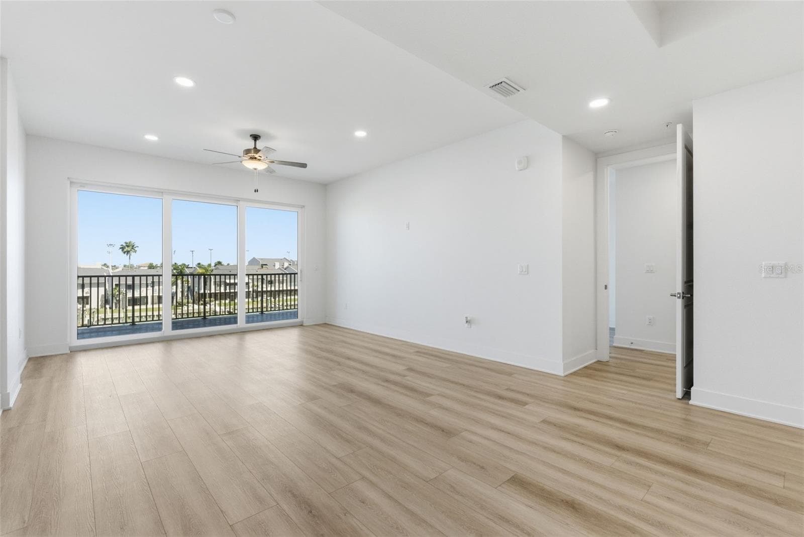 Condominium at 400 150TH AVE #305, MADEIRA BEACH, photo 15 of 71
